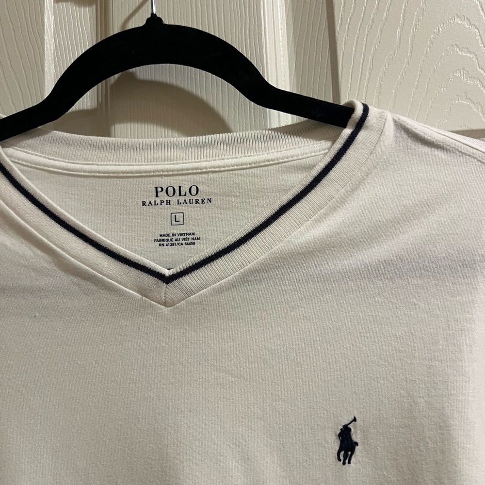 Polo by Ralph Lauren Men's/Sm or Ladies/Med White V-Neck Tee